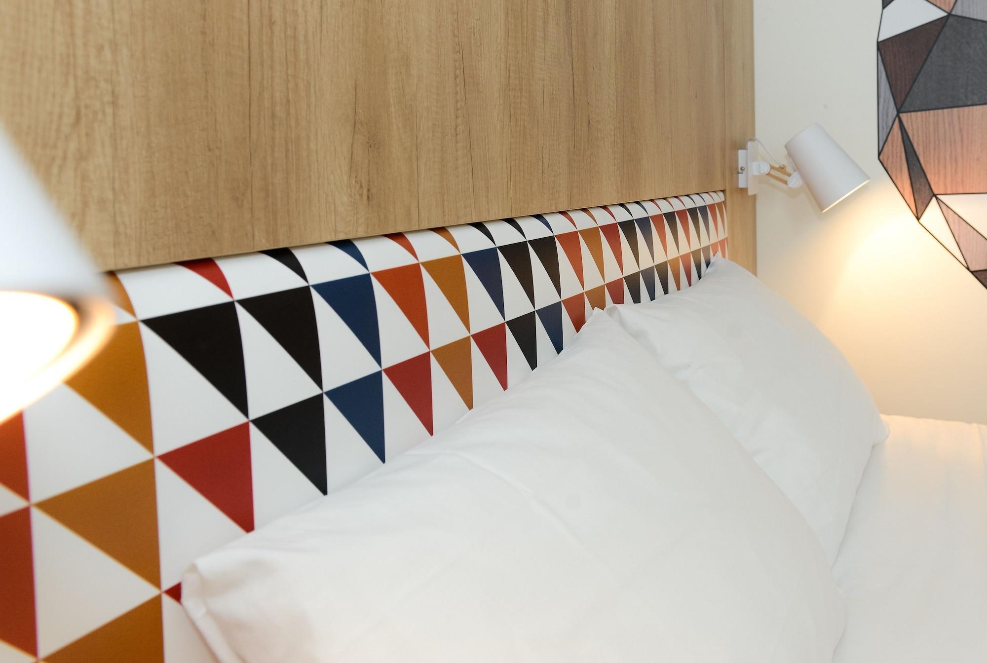 Отель Ibis Styles Caen Centre Historique Экстерьер фото