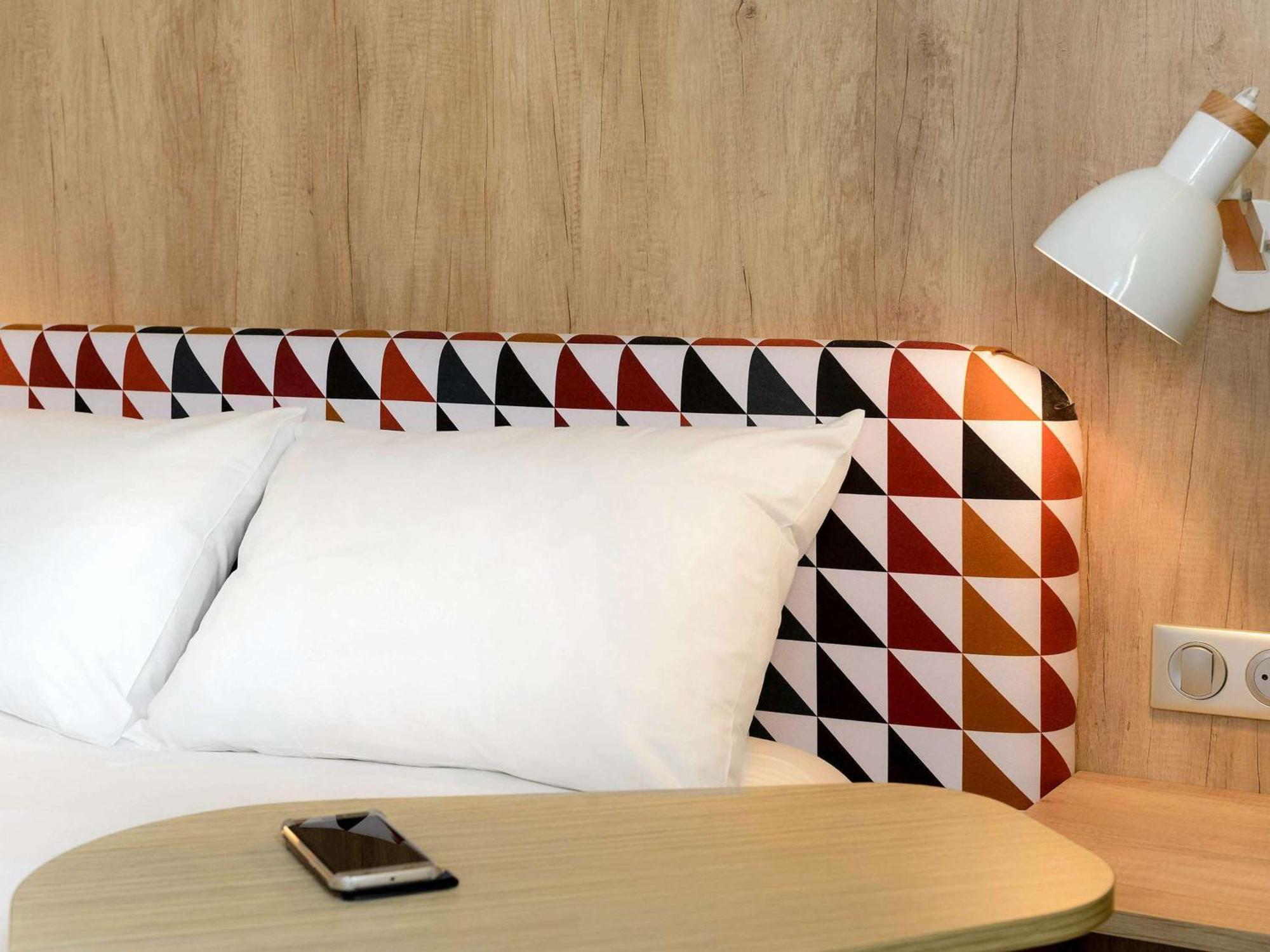 Отель Ibis Styles Caen Centre Historique Экстерьер фото