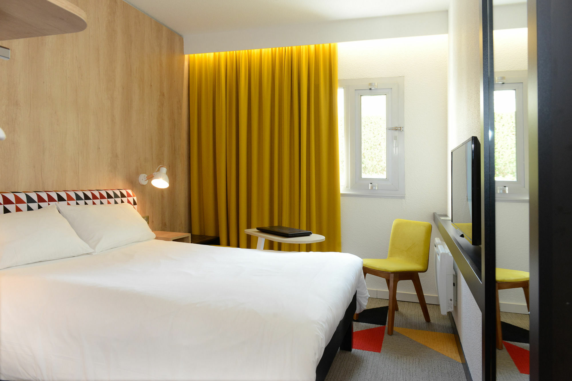 Отель Ibis Styles Caen Centre Historique Экстерьер фото